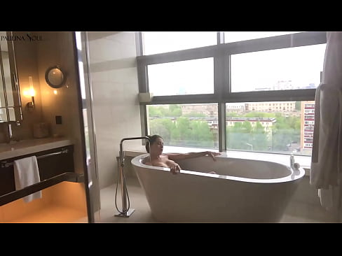 ❤️ Napakalaking babe madamdamin jerking off ang kanyang puki sa banyo ❤️❌ Porn video sa amin ﹏