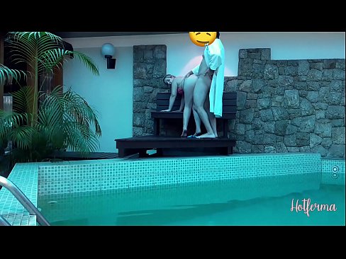 ❤️ Inaanyayahan ni Boss ang kasambahay sa pool, ngunit hindi napigilan ang init ❤️❌ Porn video sa amin ﹏
